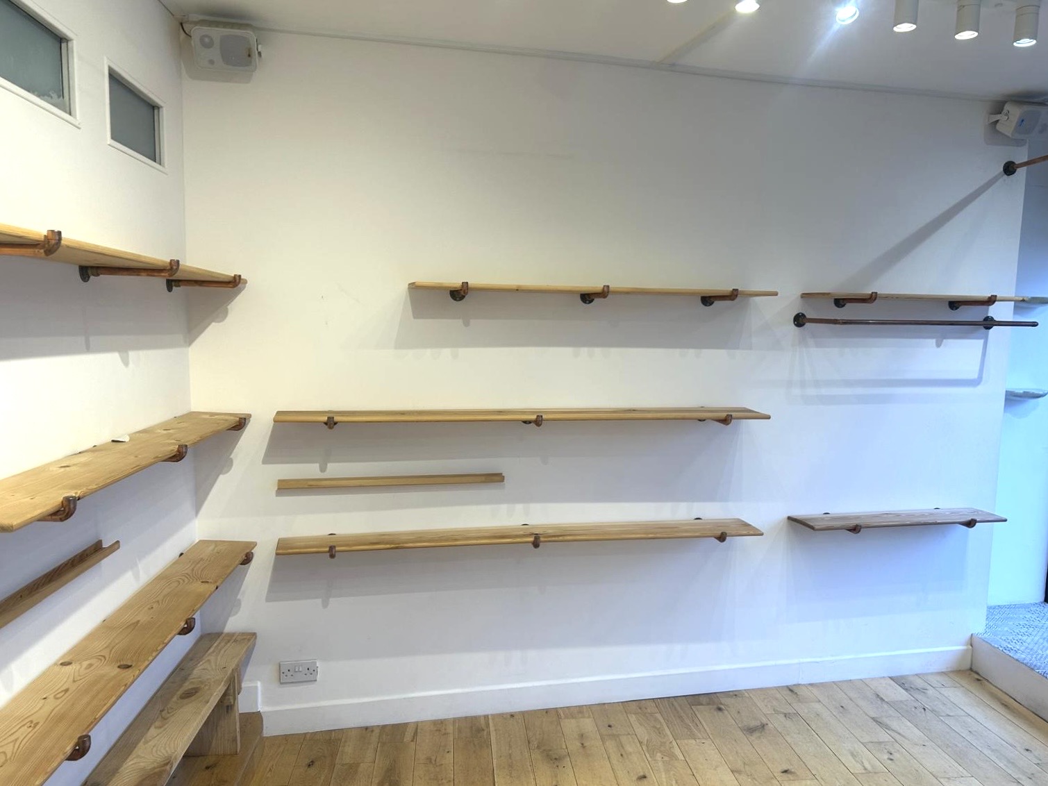 Rear wall